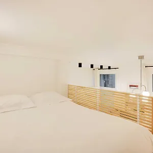 Beautiful -1br-4p- Tour Eiffel - Invalides Apartment